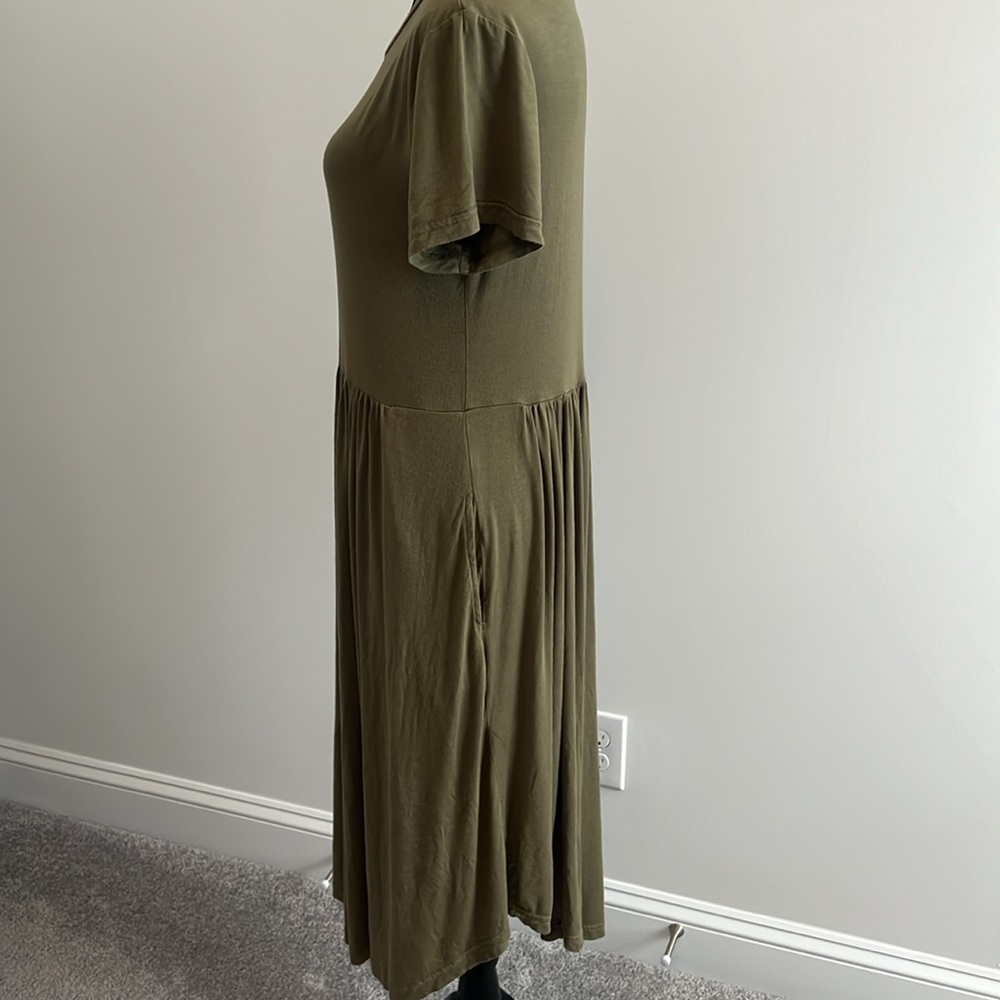Dress - Picture 2 of 4